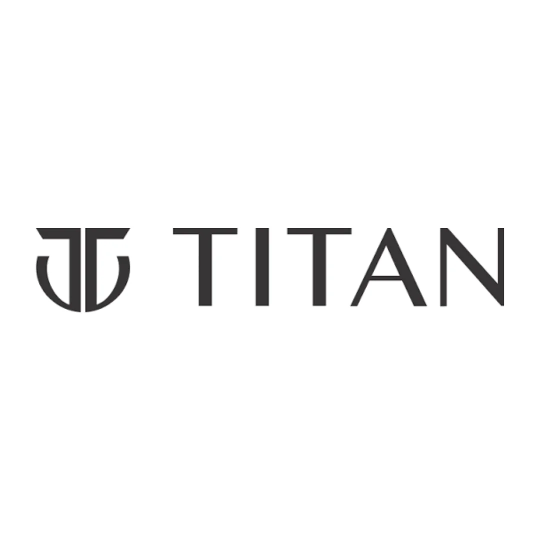  Titan 